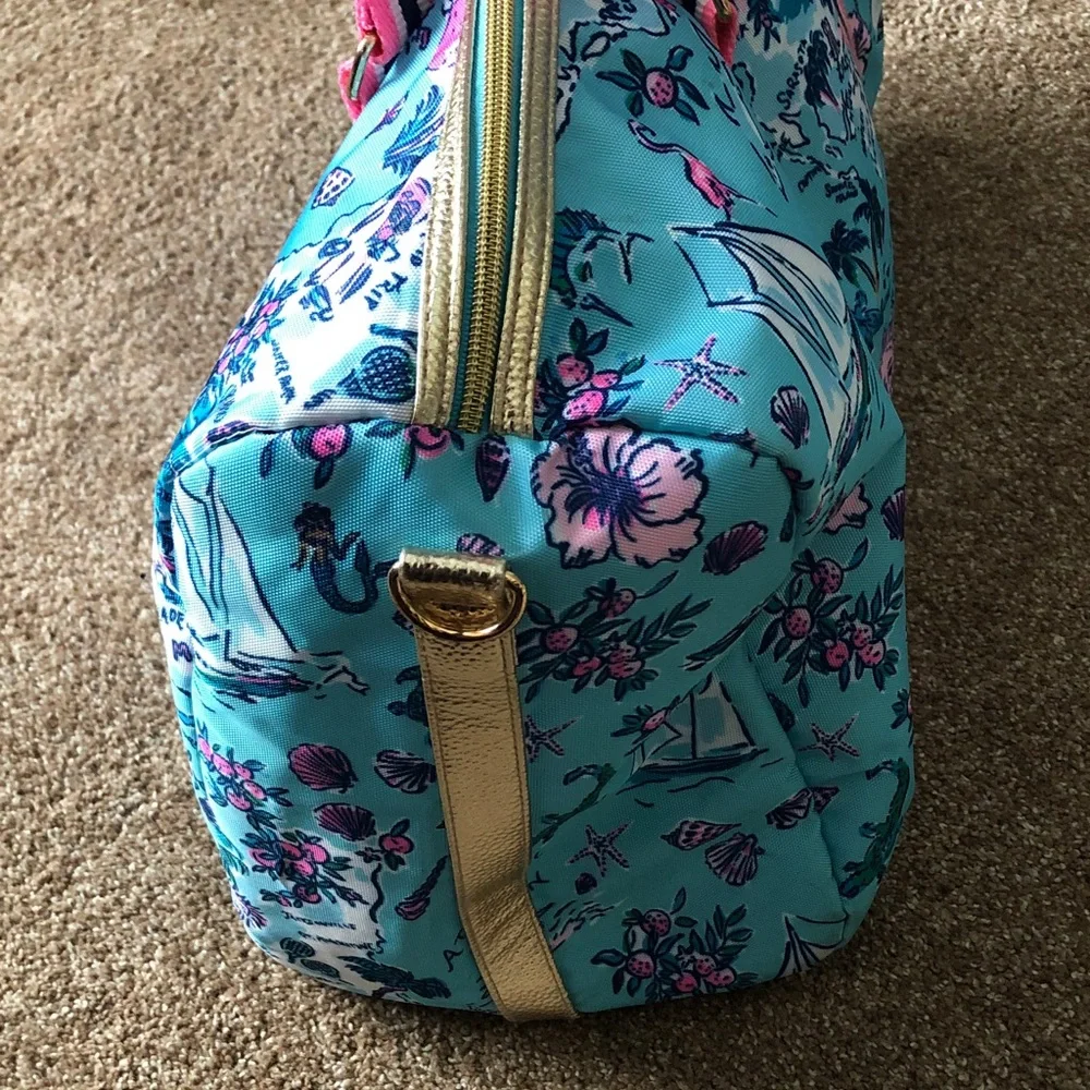 Lilly Pulitzer Overnight Bag Amalfi Blue Lilly’s Roadtrip Florida blue pink gold - Picture 6 of 12